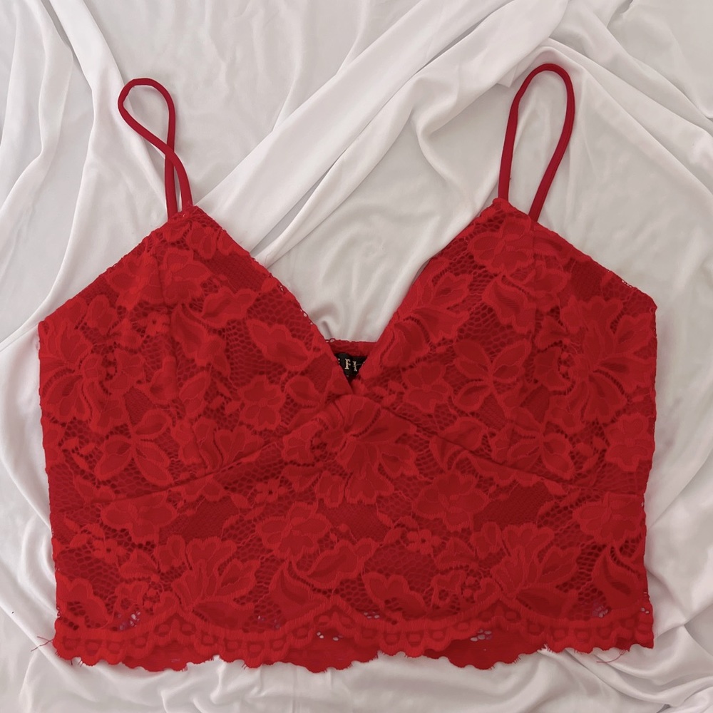 NWT LOVECULTURE Lace red crop top, Sz M